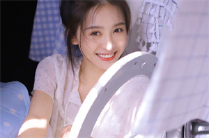 The relationship between Shanghai's bottom line principle of gender equality and public policy